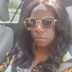 Meet your Posher, Ebony